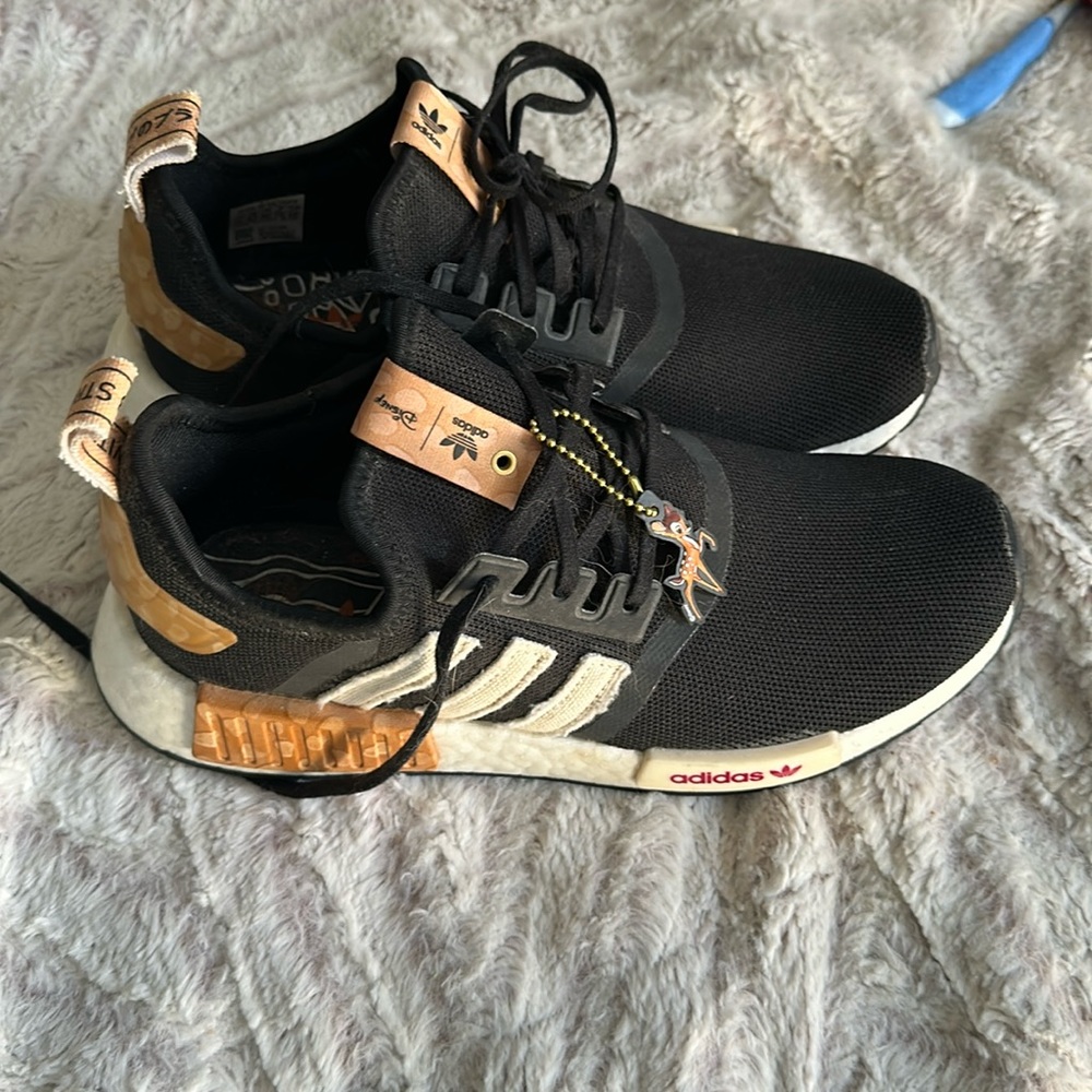 Bambi adidas size 8 women’s only worn once